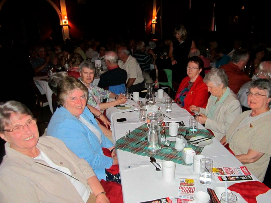 dinn9